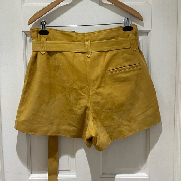 Sezane Women Pleated Belted Zoé Shorts in Honey - Picture 5 of 8